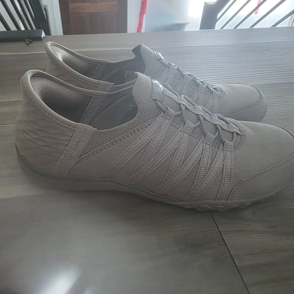 Sketchers Slip ons